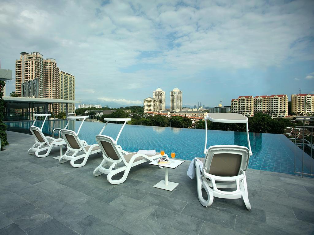 The Signature Hotel & Serviced Suites Kuala Lumpur Exterior photo