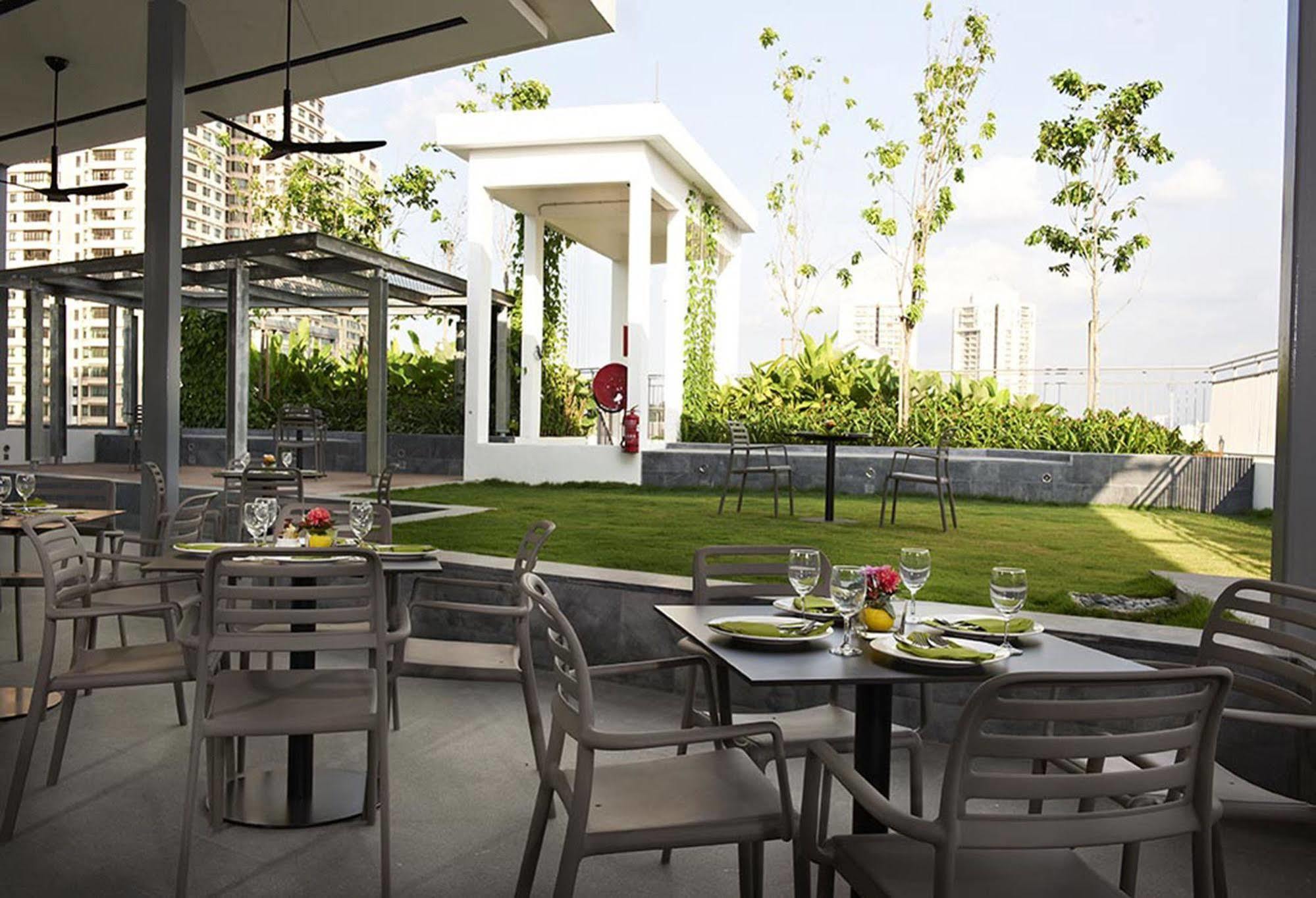 The Signature Hotel & Serviced Suites Kuala Lumpur Exterior photo