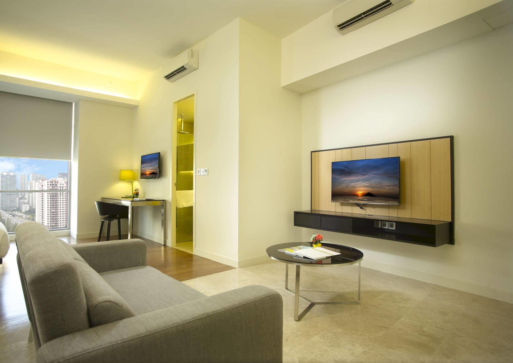 The Signature Hotel & Serviced Suites Kuala Lumpur Exterior photo