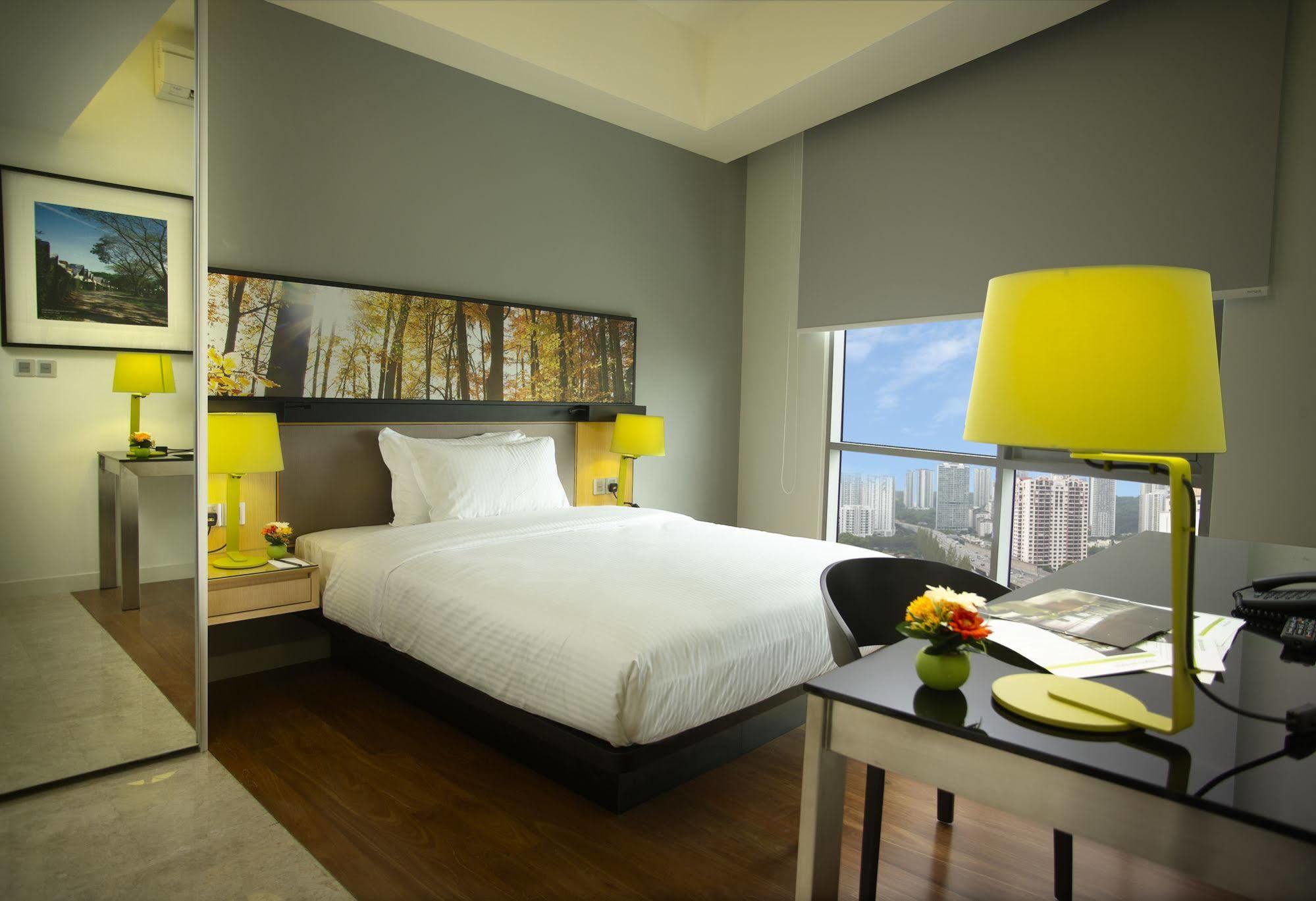 The Signature Hotel & Serviced Suites Kuala Lumpur Exterior photo