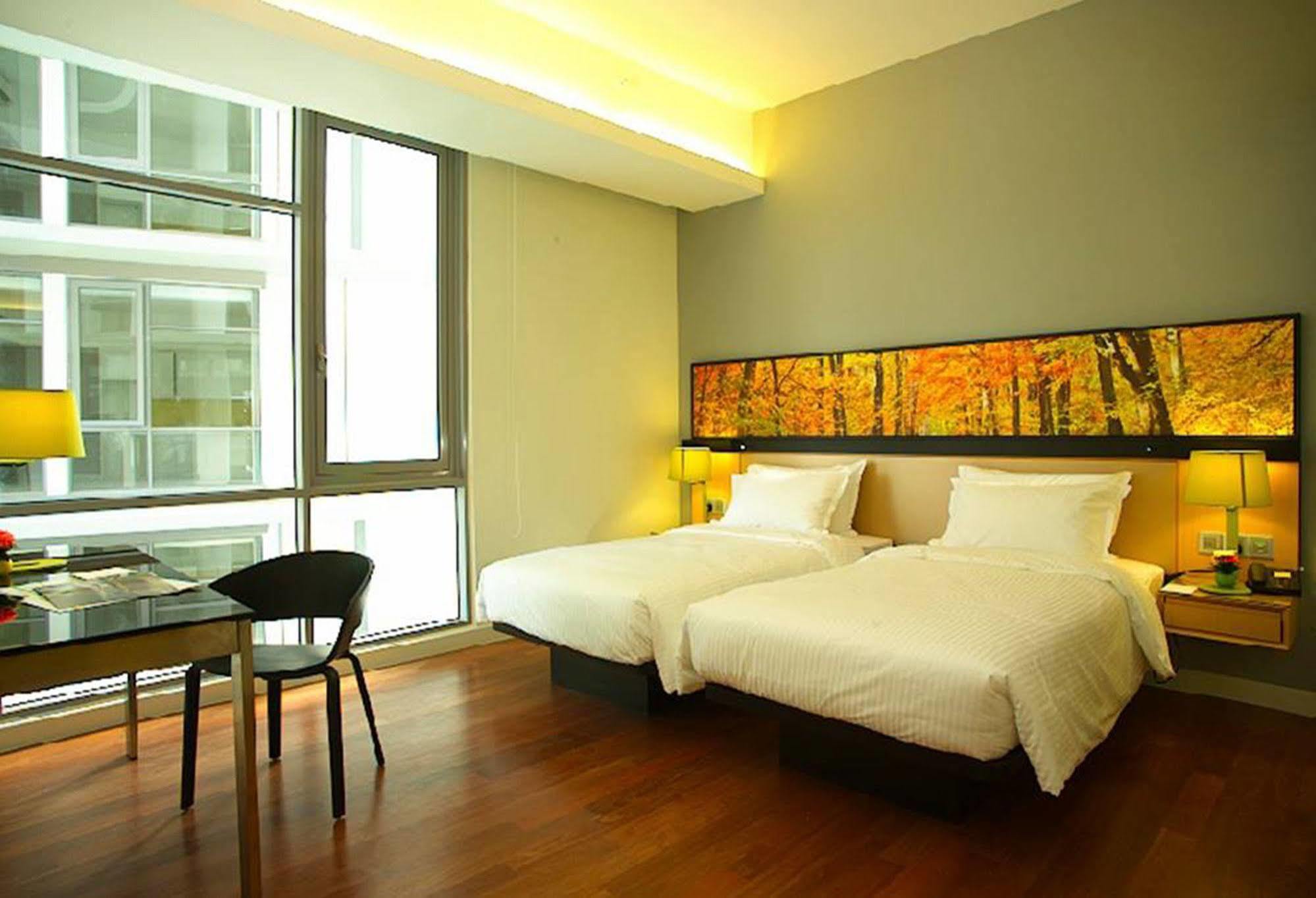The Signature Hotel & Serviced Suites Kuala Lumpur Exterior photo