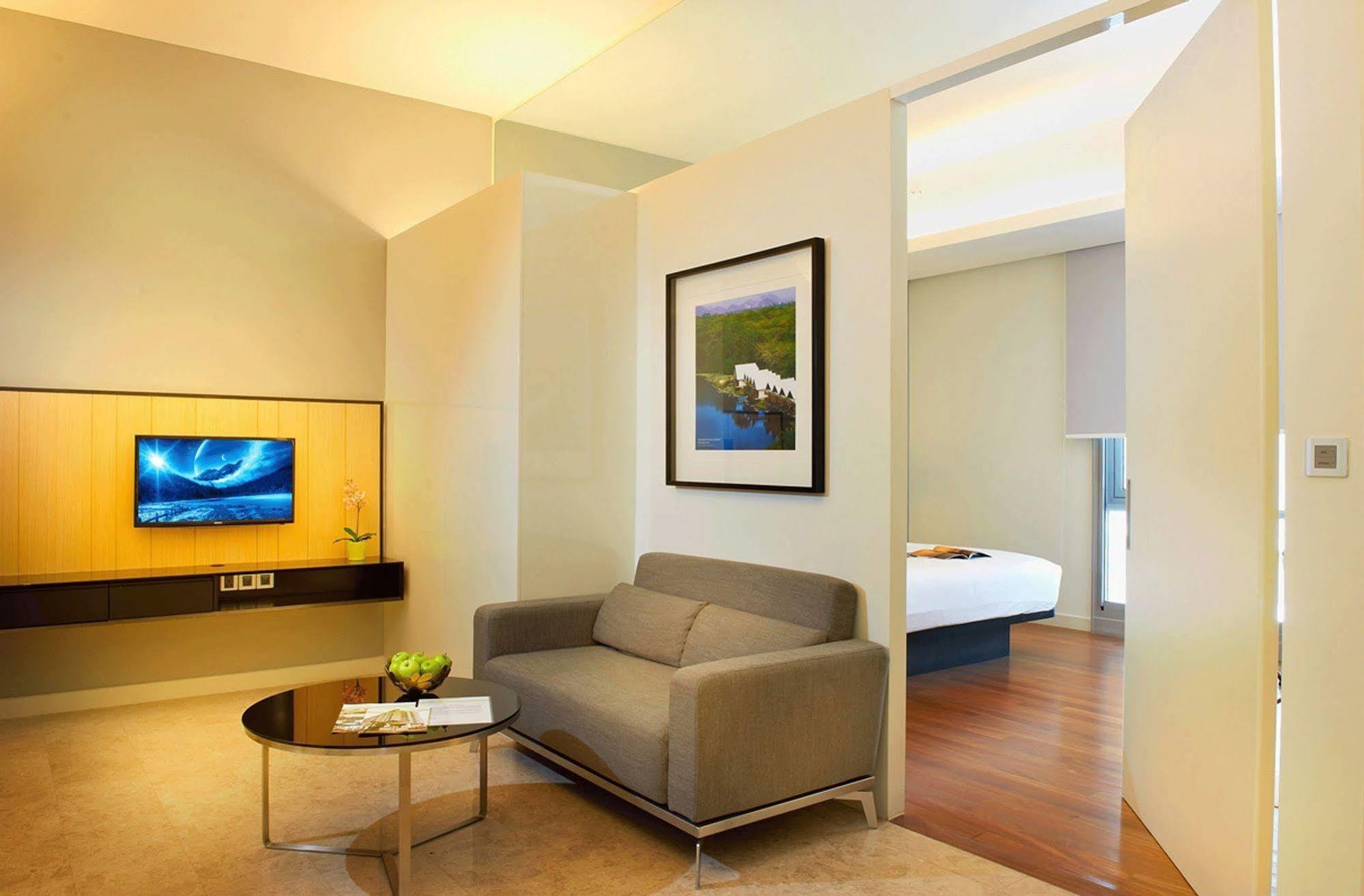 The Signature Hotel & Serviced Suites Kuala Lumpur Exterior photo