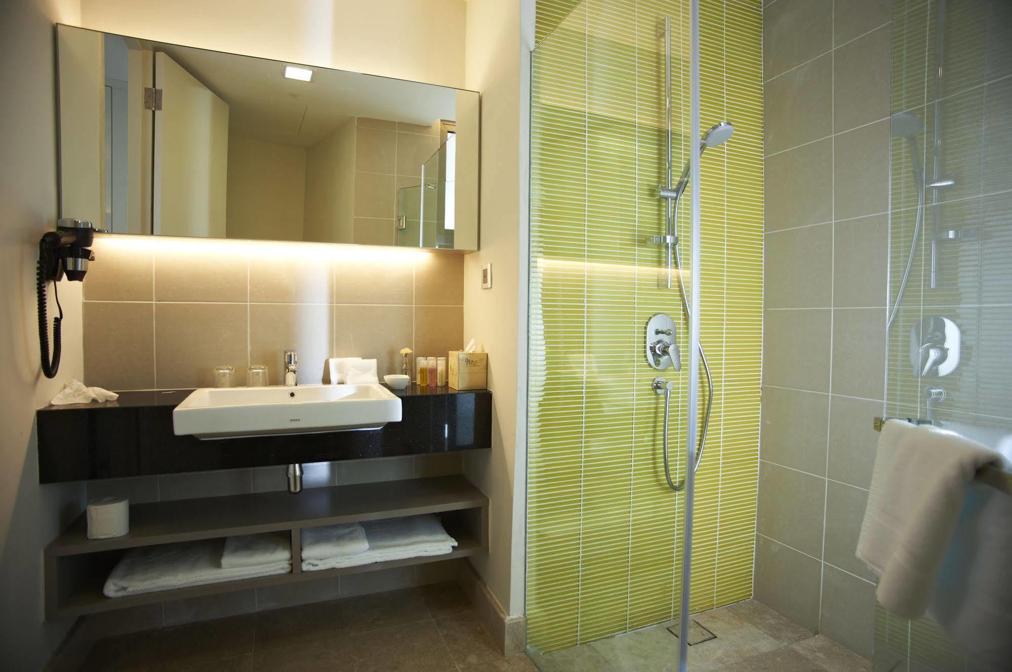 The Signature Hotel & Serviced Suites Kuala Lumpur Exterior photo